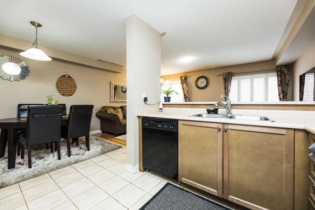 16 Cedarbrook Rd, House attached with 3 bedrooms, 3 bathrooms and 2 parking in Brampton ON | Image 4