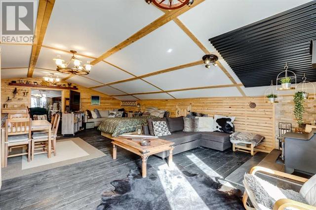 4224 Township Road 300 Townline, House detached with 2 bedrooms, 2 bathrooms and 99 parking in Mountain View County AB | Image 39