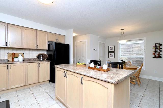 10 Wilkie Cres, House detached with 3 bedrooms, 2 bathrooms and 2 parking in Guelph ON | Image 6