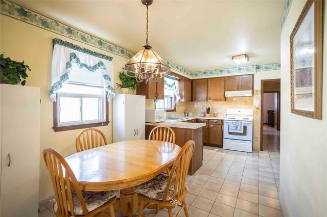 39 Madawaska Ave, House detached with 3 bedrooms, 2 bathrooms and 8 parking in Toronto ON | Image 2