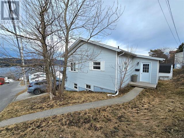 15 Peddles Lane, House other with 3 bedrooms, 2 bathrooms and null parking in Corner Brook NL | Image 11