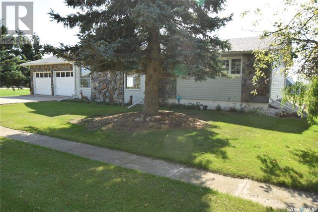 329 1st Avenue, House detached with 3 bedrooms, 3 bathrooms and null parking in St. Benedict SK | Image 4
