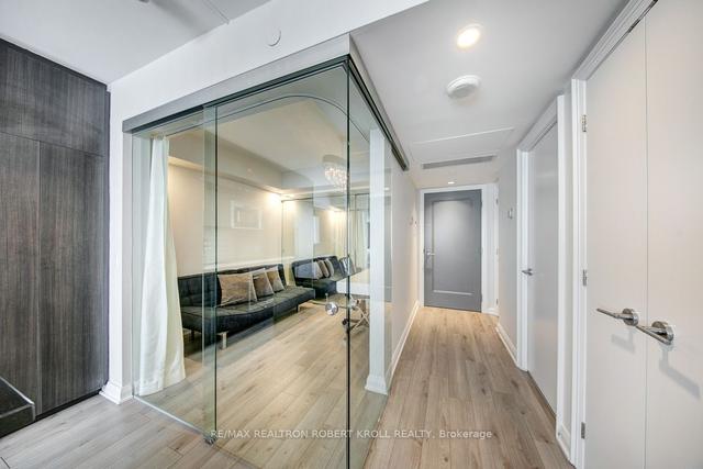 2818 - 155 Yorkville Ave, Condo with 2 bedrooms, 2 bathrooms and 1 parking in Toronto ON | Image 11