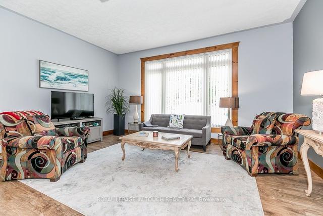 2 Ojibway Crt, House detached with 2 bedrooms, 2 bathrooms and 2 parking in Tiny ON | Image 5