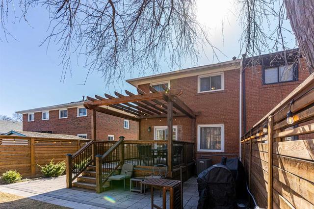 3639 Anniversary Rd, House semidetached with 3 bedrooms, 2 bathrooms and 4 parking in Mississauga ON | Image 28