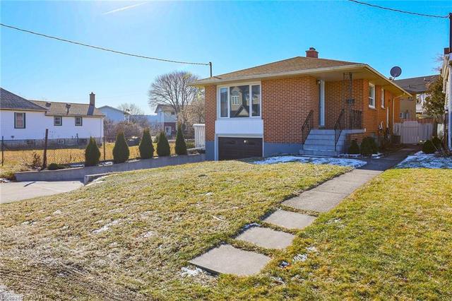 31 Kent Street, House detached with 4 bedrooms, 2 bathrooms and 3 parking in St. Catharines ON | Image 29