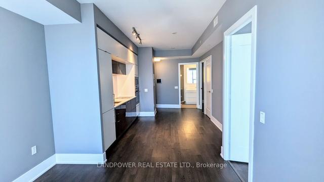5702 - 10 York St, Condo with 1 bedrooms, 2 bathrooms and 0 parking in Toronto ON | Image 16
