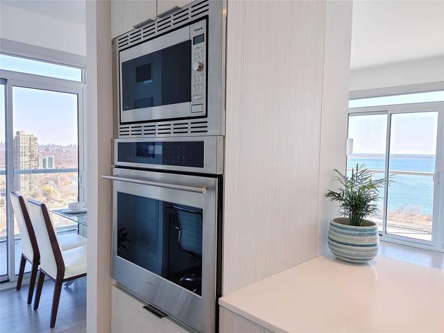 3401 - 56 Annie Craig Dr, Condo with 2 bedrooms, 2 bathrooms and 1 parking in Toronto ON | Image 2