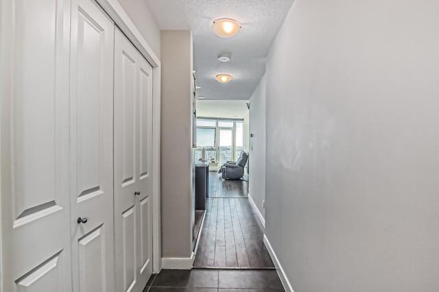 2203 - 77 Spruce Place Sw, Condo with 2 bedrooms, 2 bathrooms and 1 parking in Calgary AB | Image 5