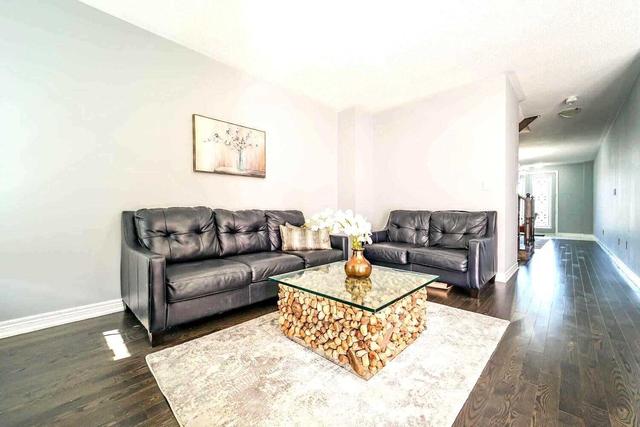 388 Royal West Dr, House semidetached with 3 bedrooms, 3 bathrooms and 3 parking in Brampton ON | Image 38