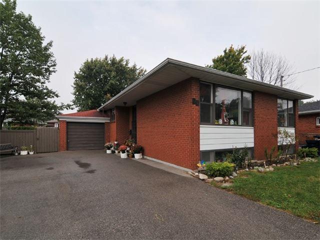 26 Fermoy Rd, House detached with 3 bedrooms, 3 bathrooms and 5 parking in Toronto ON | Image 1