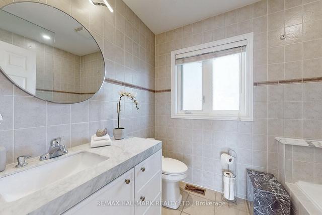 17 Avalon Blvd, House detached with 4 bedrooms, 3 bathrooms and 3 parking in Toronto ON | Image 17