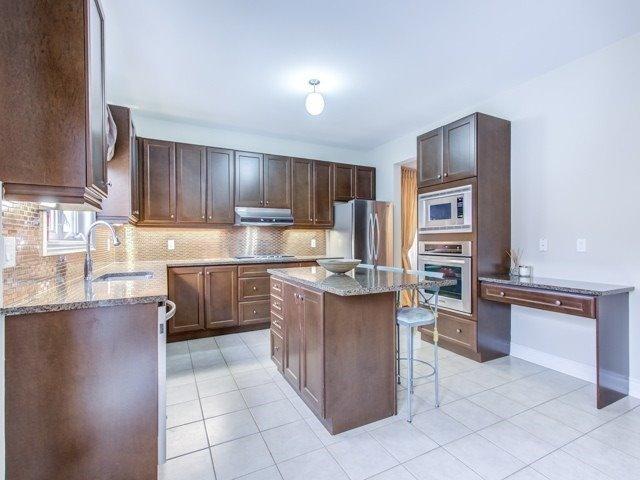 81 Thornhill Ravines Cres, House detached with 4 bedrooms, 4 bathrooms and 4 parking in Vaughan ON | Image 8
