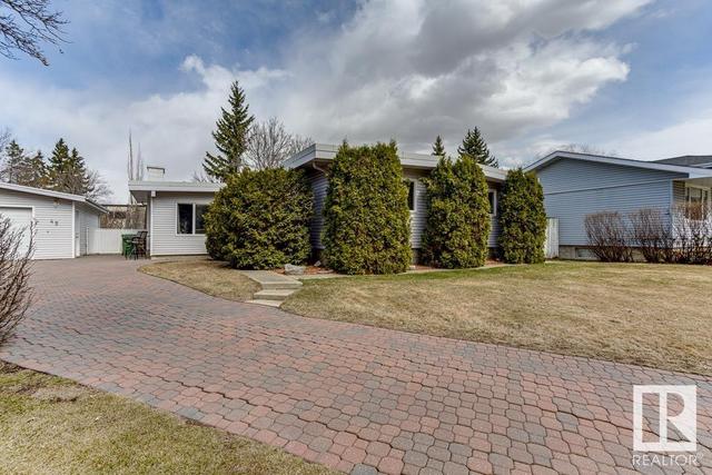 45 Greenbrier Cr, House detached with 4 bedrooms, 2 bathrooms and null parking in St. Albert AB | Card Image