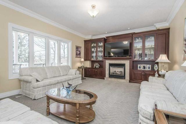33 Kestrel St, House detached with 4 bedrooms, 6 bathrooms and 9 parking in Kitchener ON | Image 4