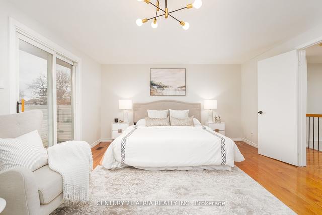 118 Carolbreen Sq, House attached with 3 bedrooms, 4 bathrooms and 2 parking in Toronto ON | Image 17