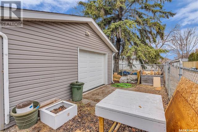 834 Confederation Drive, House detached with 2 bedrooms, 2 bathrooms and null parking in Saskatoon SK | Image 36
