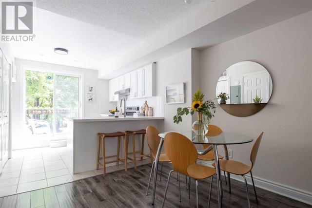 105 - 870 Jane St, Townhouse with 2 bedrooms, 2 bathrooms and 1 parking in Toronto ON | Image 5