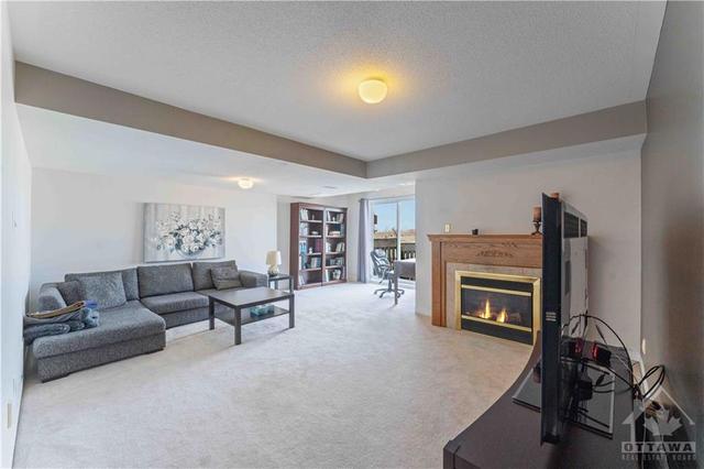121 Kimberwick Crescent, Townhouse with 3 bedrooms, 3 bathrooms and 3 parking in Ottawa ON | Image 26