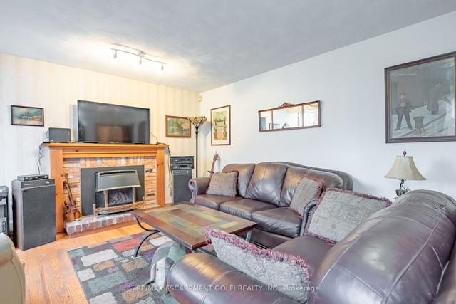 3 Phelps Ave, House detached with 4 bedrooms, 3 bathrooms and 5 parking in Grimsby ON | Image 2