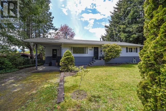 2281 Piercy Ave, House detached with 3 bedrooms, 1 bathrooms and 4 parking in Courtenay BC | Card Image