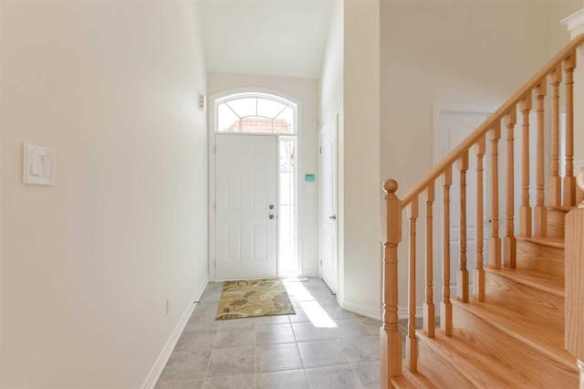 27 Amarillo Rd, Condo with 3 bedrooms, 3 bathrooms and 2 parking in Brampton ON | Image 2