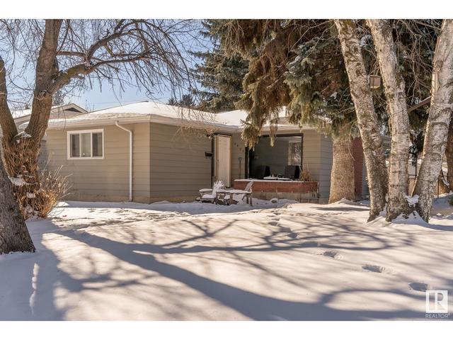 9026 142 St Nw, House detached with 3 bedrooms, 1 bathrooms and null parking in Edmonton AB | Image 2