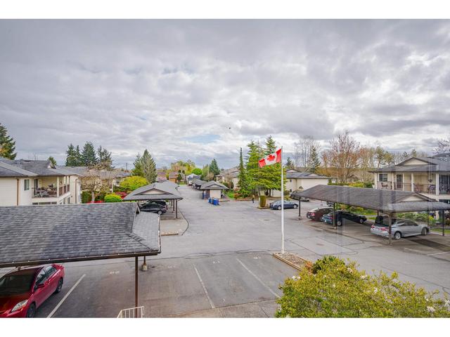 32 - 6467 197 Street, House attached with 3 bedrooms, 2 bathrooms and 2 parking in Langley BC | Image 19