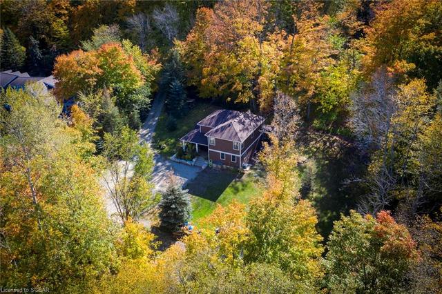 180 Hidden Lake Road, House detached with 3 bedrooms, 2 bathrooms and null parking in The Blue Mountains ON | Image 1