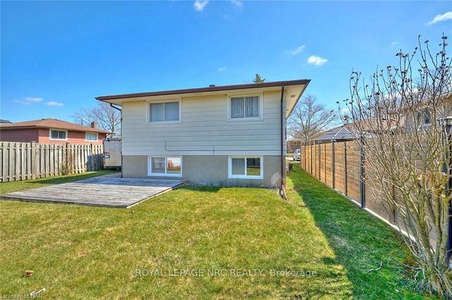 8182 Lynhurst Dr, House detached with 3 bedrooms, 2 bathrooms and 3 parking in Niagara Falls ON | Image 34