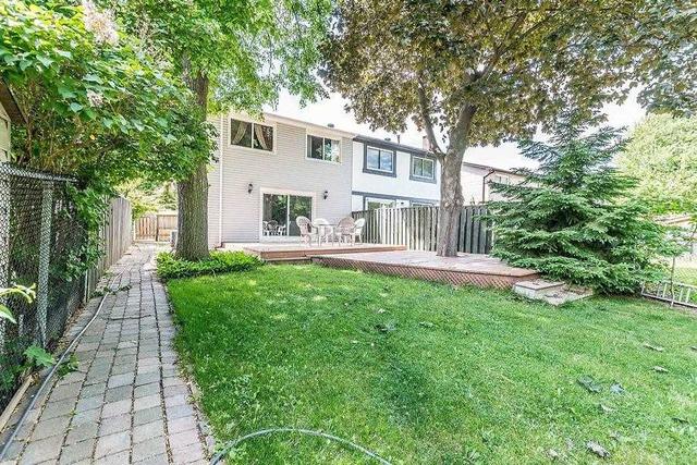 6771 Segovia Rd, House semidetached with 3 bedrooms, 4 bathrooms and 5 parking in Mississauga ON | Image 30