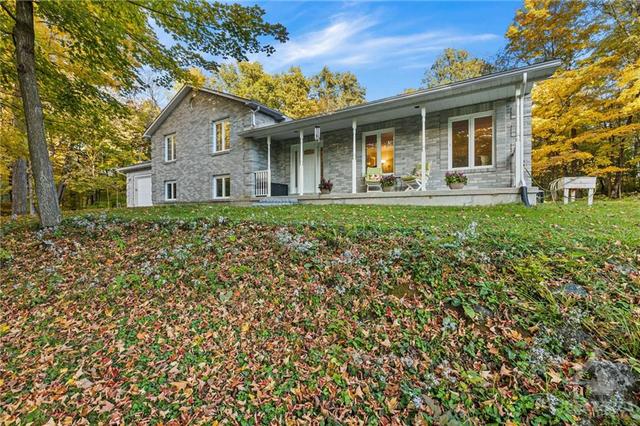 1780 Old Perth Road, House detached with 3 bedrooms, 3 bathrooms and 15 parking in Mississippi Mills ON | Image 1