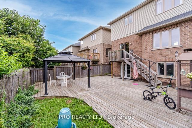12 Bankfield Cres, House detached with 3 bedrooms, 4 bathrooms and 6 parking in Hamilton ON | Image 27