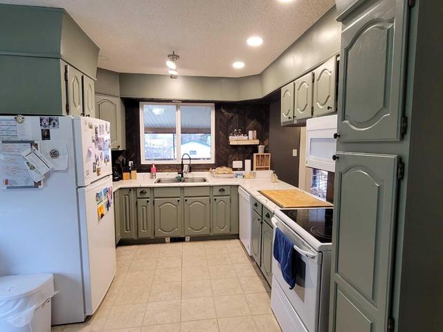 5405 52 Street, House detached with 4 bedrooms, 3 bathrooms and 4 parking in Berwyn AB | Image 7