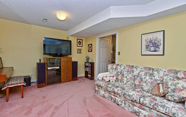 2 Hemmingway Dr, House detached with 4 bedrooms, 2 bathrooms and 2 parking in Clarington ON | Image 15