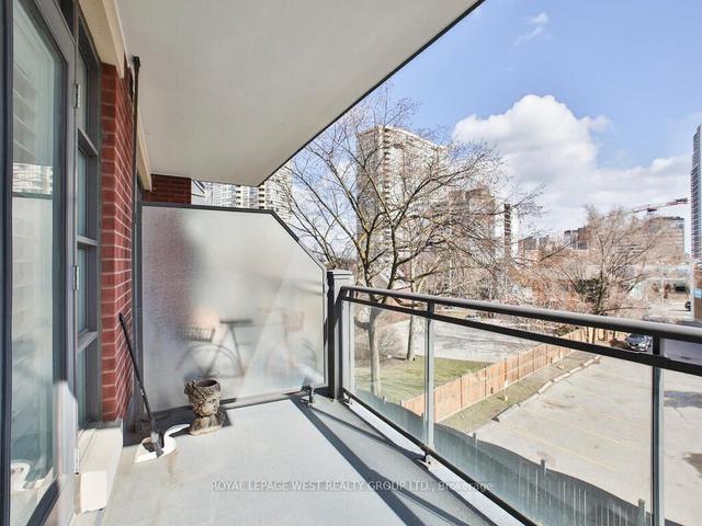 418 - 9 Burnhamthorpe Cres, Condo with 1 bedrooms, 1 bathrooms and 1 parking in Toronto ON | Image 5