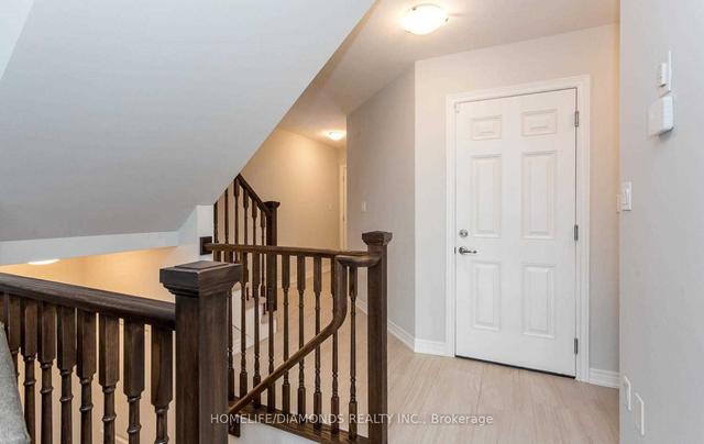 8024 Cole Crt, House attached with 3 bedrooms, 3 bathrooms and 4 parking in Niagara Falls ON | Image 3