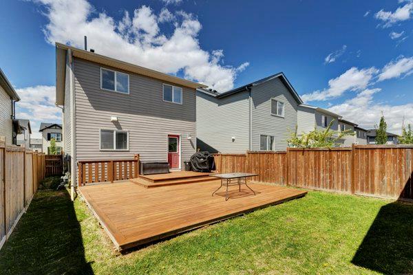 239 Skyview Point Road Ne, House detached with 4 bedrooms, 3 bathrooms and 2 parking in Calgary AB | Image 2