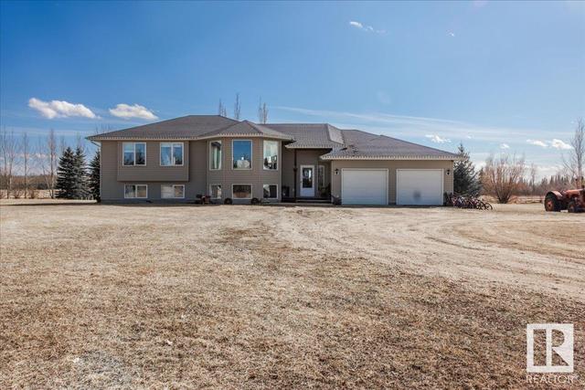 28159 Twp Rd 484, House detached with 5 bedrooms, 3 bathrooms and null parking in Leduc County AB | Image 1