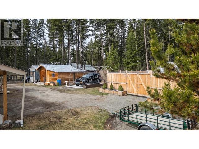 4896 Meesquono Trail, House detached with 3 bedrooms, 2 bathrooms and null parking in Cariboo G BC | Image 17