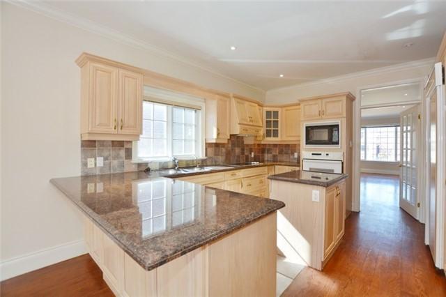319 Melrose Ave, House detached with 4 bedrooms, 6 bathrooms and 10 parking in Toronto ON | Image 6