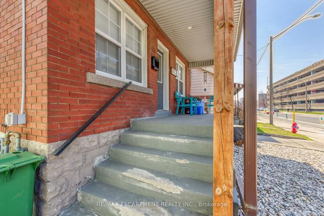 348 Victoria Ave N, House detached with 2 bedrooms, 2 bathrooms and 1 parking in Hamilton ON | Image 36