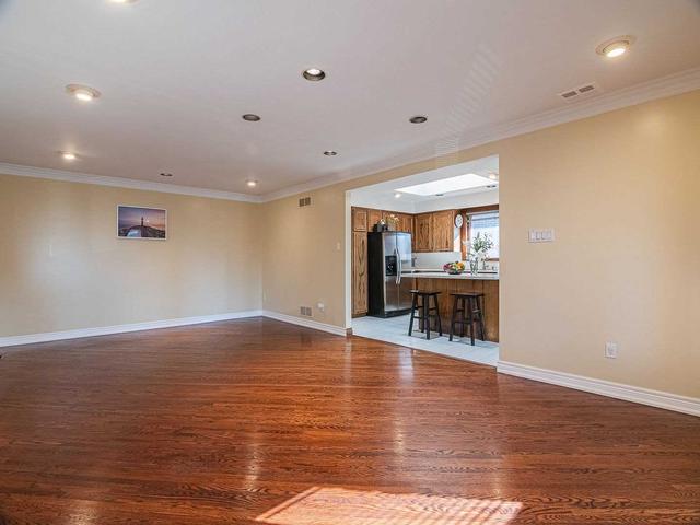 185 Cornelius Pkwy, House detached with 3 bedrooms, 4 bathrooms and 8 parking in Toronto ON | Image 31