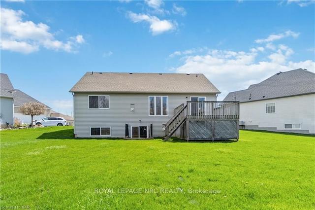 449 Barrington Crt, House detached with 2 bedrooms, 2 bathrooms and 5 parking in Fort Erie ON | Image 30