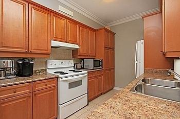 003 - 9519 Keele St, Condo with 2 bedrooms, 2 bathrooms and 2 parking in Vaughan ON | Image 5