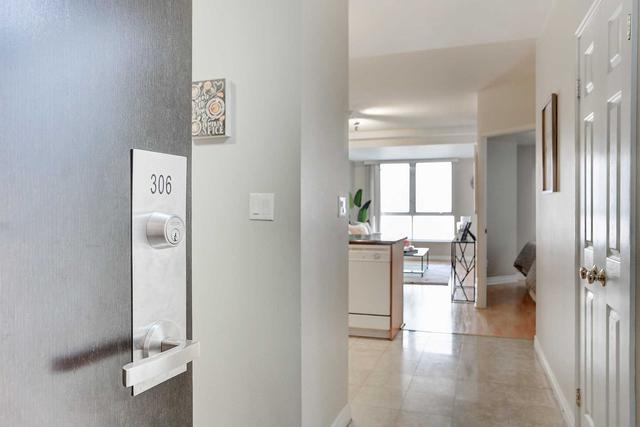 306 - 55 Bloor St E, Condo with 1 bedrooms, 2 bathrooms and 1 parking in Toronto ON | Image 18