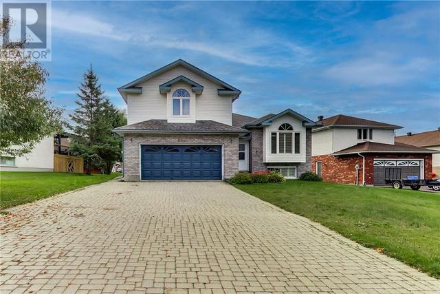 129 Field, House detached with 3 bedrooms, 2 bathrooms and null parking in Greater Sudbury ON | Card Image