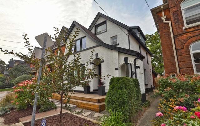 275 Charlton Ave W, House detached with 3 bedrooms, 2 bathrooms and 1 parking in Hamilton ON | Image 23