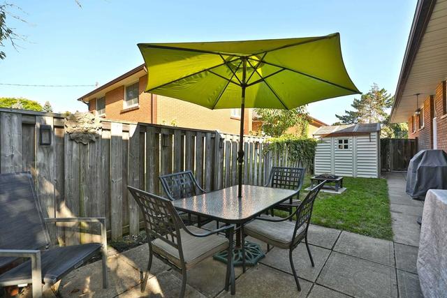 1371 Langdale Cres, House semidetached with 3 bedrooms, 2 bathrooms and 3 parking in Oakville ON | Image 26