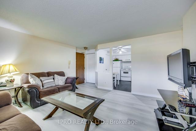 902 - 565 Greenfield Ave, Condo with 2 bedrooms, 1 bathrooms and 1 parking in Kitchener ON | Image 23